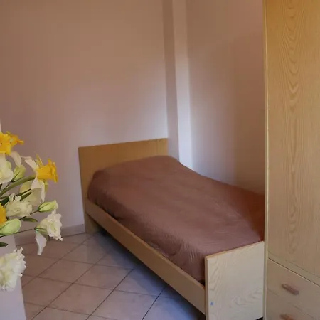 In Lazise/gardasee 21986 * לאזיסה